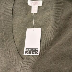 Nordstrom V-Neck Women's Sweater in Gray